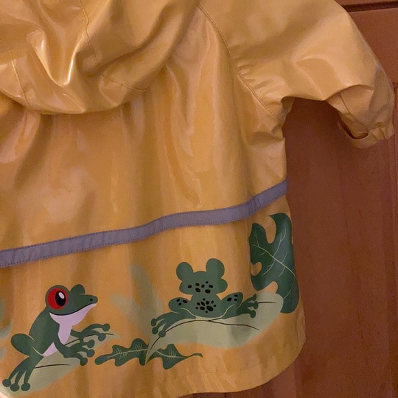 12months rain coat - Picture 3 of 3